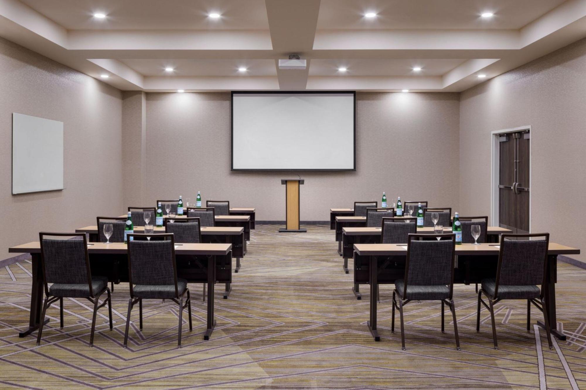 Courtyard By Marriott Prince George Exterior foto