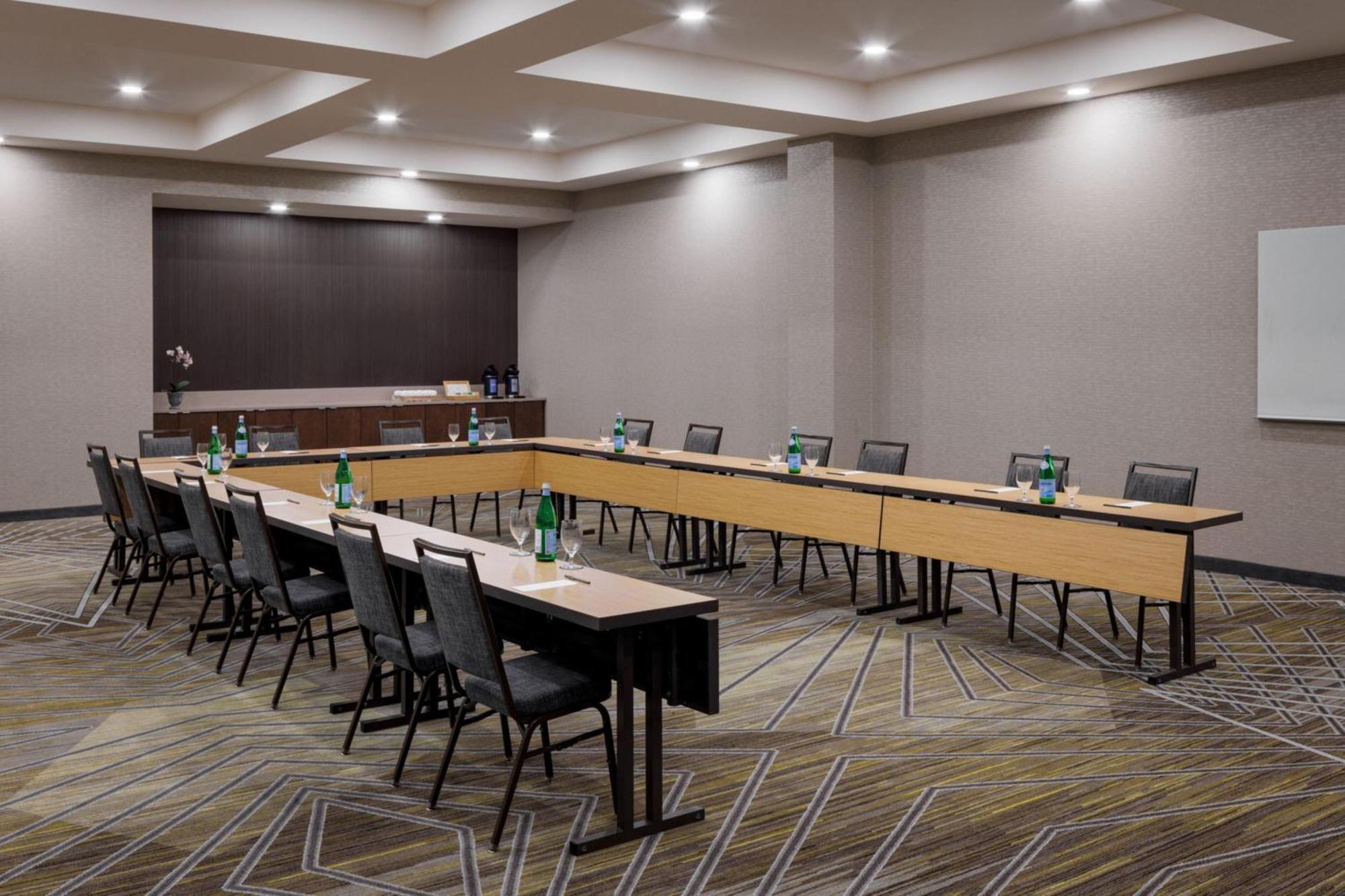 Courtyard By Marriott Prince George Exterior foto