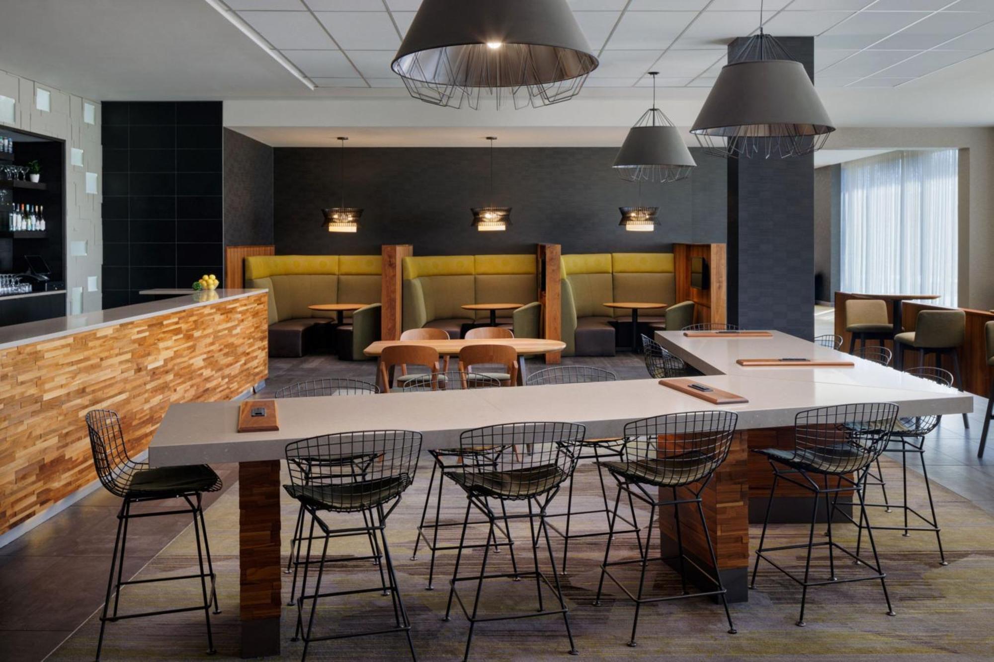 Courtyard By Marriott Prince George Exterior foto
