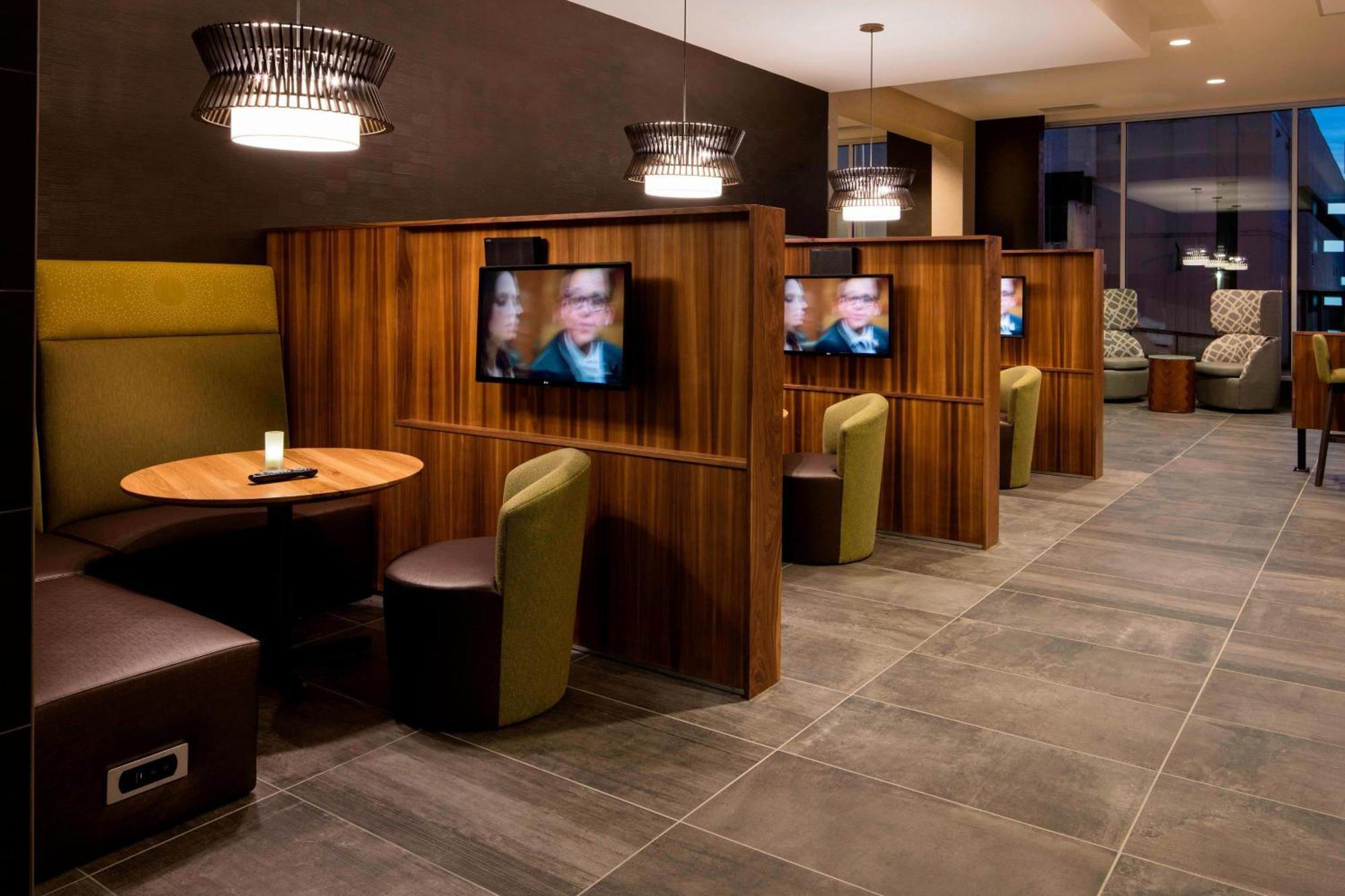 Courtyard By Marriott Prince George Exterior foto