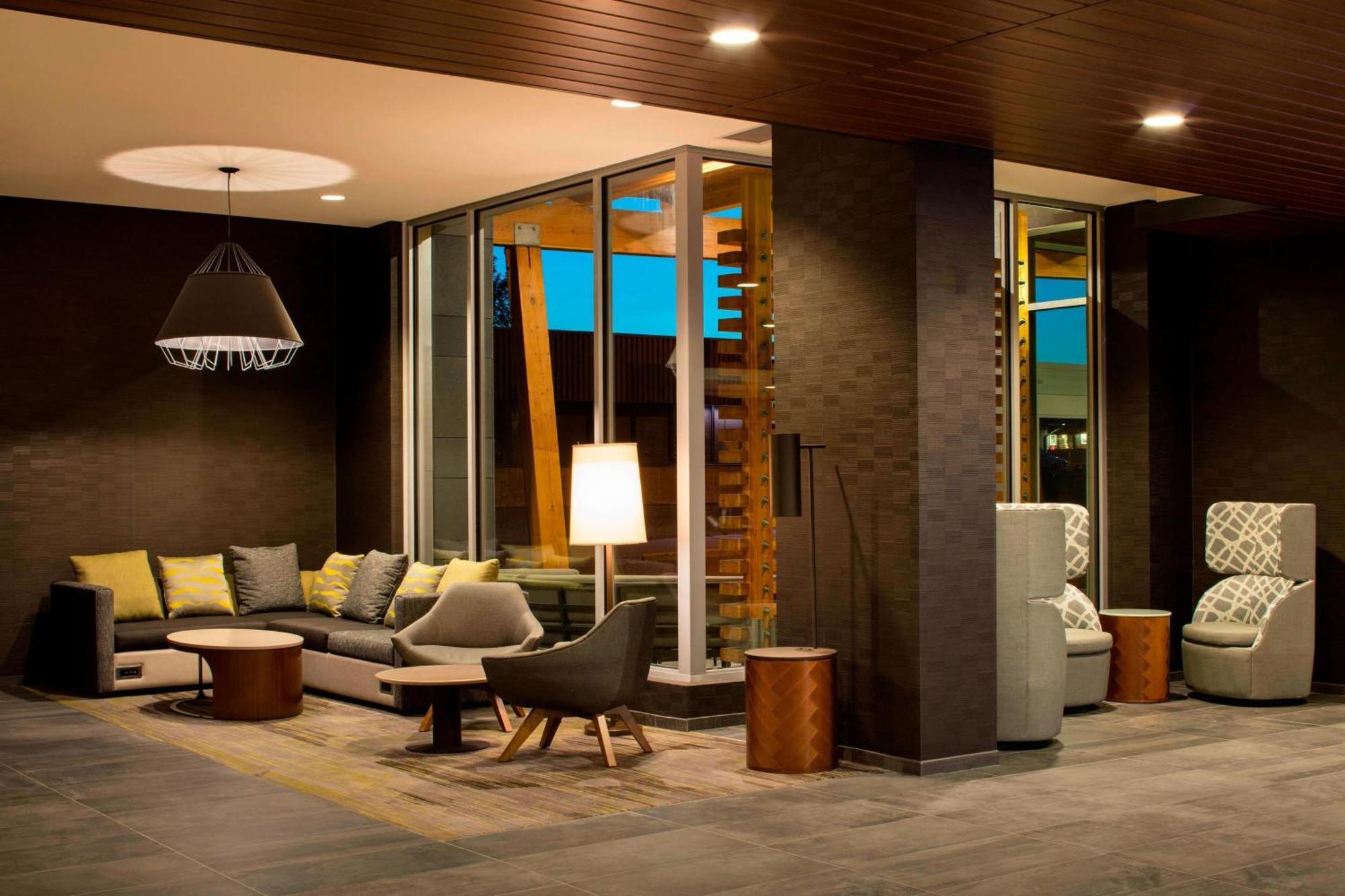 Courtyard By Marriott Prince George Exterior foto